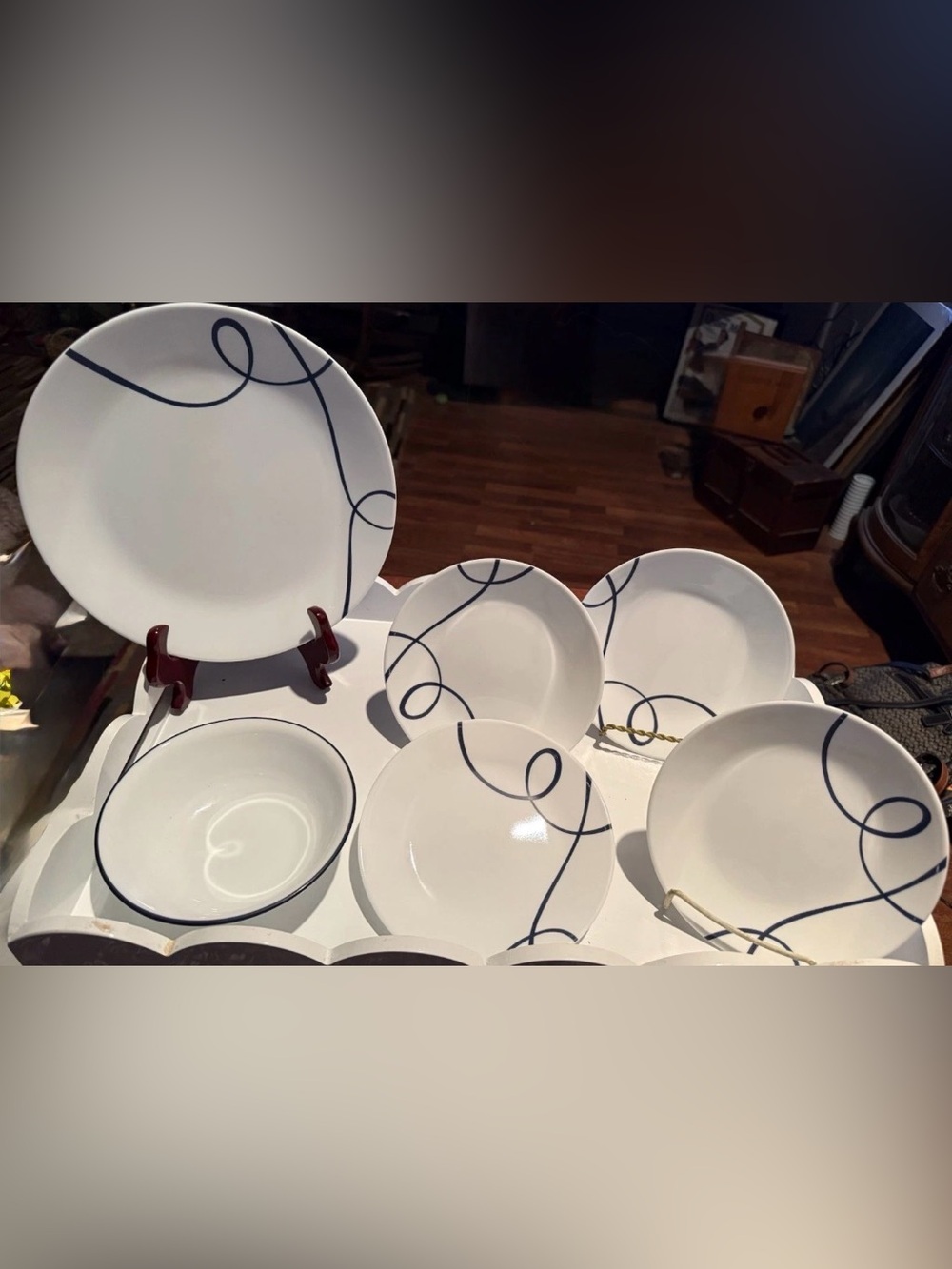 6 Piece Corelle Corning  Lia Blue Swirl Line.  4 Dessert Plates , 1 Bowl,1 Plate